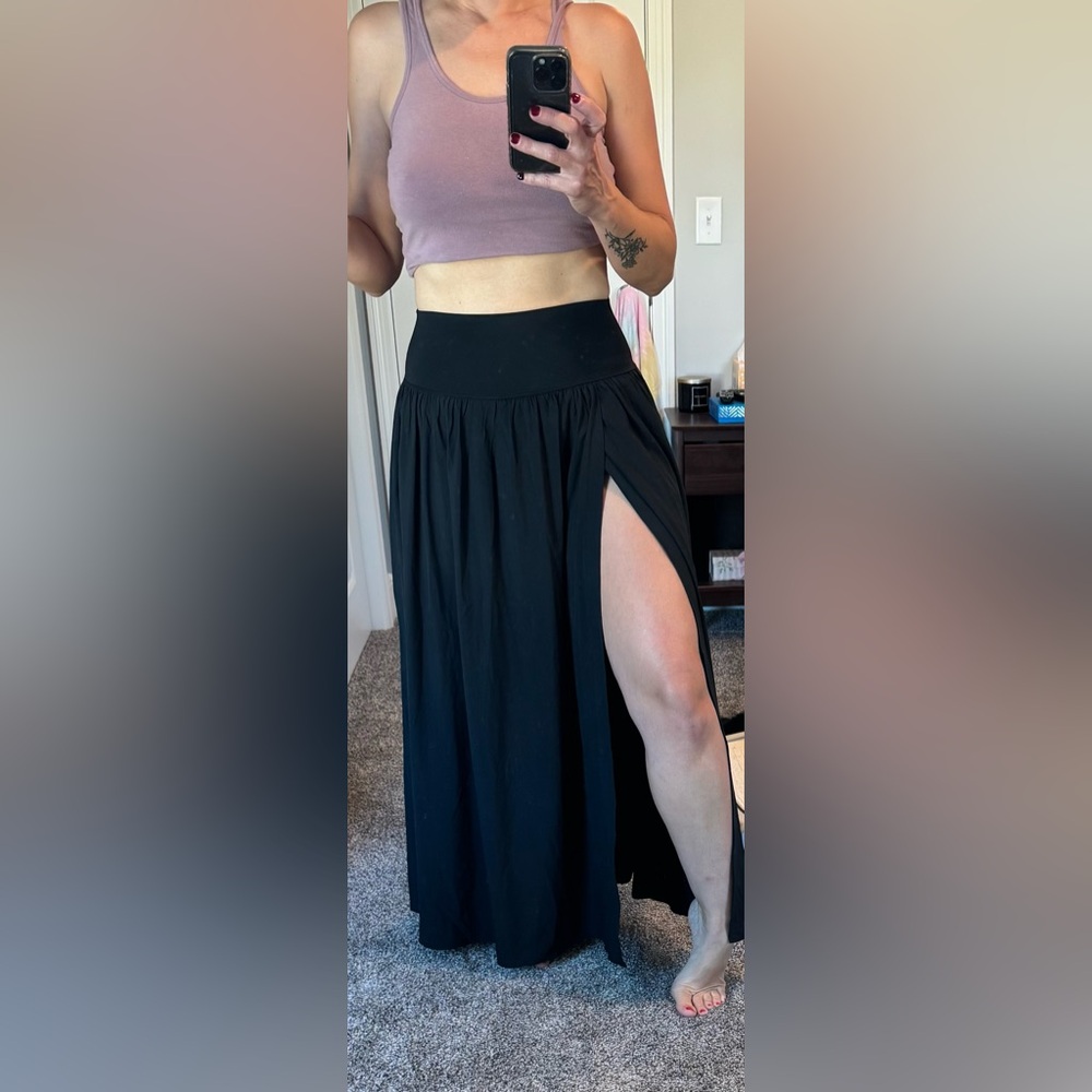 HALARA Black A-Line Skirt with Side Slit